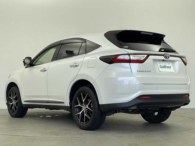 トヨタ ハリアー プレミアム スタイルノアール 鹿児島県 2020(令2)年 2.6万km ホワイトパールクリスタルシャイン TOYOTAセーフティセンス/純正9インチナビ/（フルセグ/Bluetooth/CD/DVD）/レーダークルーズコントロール/パワーバックドア/パワーシート/バックカメラ/ビルドインETC/ハーフレザー/前後ドライブレコーダー/オートハイビーム/レーンキープアシスト/純正フロアマット/LEDヘッドライト/スペアキー1本