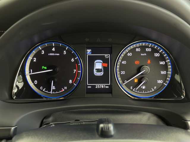 トヨタ ハリアー プレミアム スタイルノアール 鹿児島県 2020(令2)年 2.6万km ホワイトパールクリスタルシャイン TOYOTAセーフティセンス/純正9インチナビ/（フルセグ/Bluetooth/CD/DVD）/レーダークルーズコントロール/パワーバックドア/パワーシート/バックカメラ/ビルドインETC/ハーフレザー/前後ドライブレコーダー/オートハイビーム/レーンキープアシスト/純正フロアマット/LEDヘッドライト/スペアキー1本