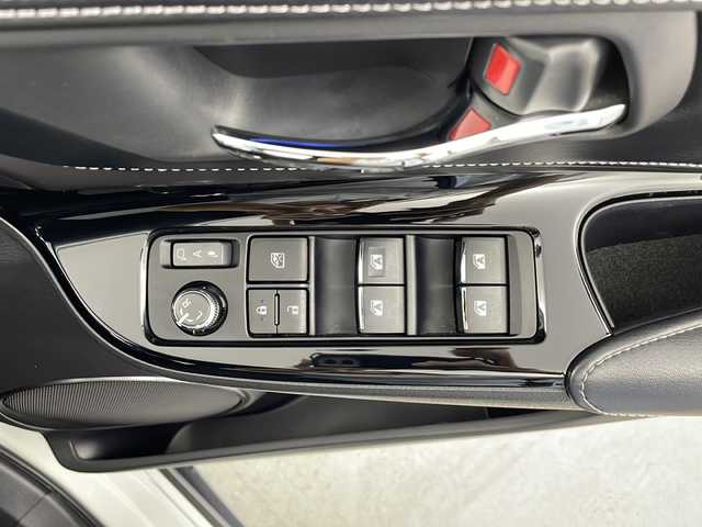 トヨタ ハリアー プレミアム スタイルノアール 鹿児島県 2020(令2)年 2.6万km ホワイトパールクリスタルシャイン TOYOTAセーフティセンス/純正9インチナビ/（フルセグ/Bluetooth/CD/DVD）/レーダークルーズコントロール/パワーバックドア/パワーシート/バックカメラ/ビルドインETC/ハーフレザー/前後ドライブレコーダー/オートハイビーム/レーンキープアシスト/純正フロアマット/LEDヘッドライト/スペアキー1本