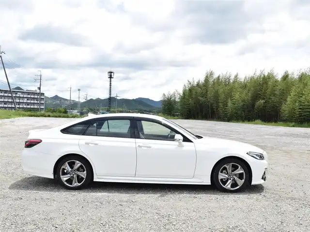 トヨタ クラウン RS アドバンス 兵庫県 2018(平30)年 4.2万km ホワイトパールクリスタルシャイン 純正ナビ/フルセグTV/パノラミックビューモニター/純正デジタルインナーミラー/黒革シート/シートエアコン/パワーシート/ヘッドアップディスプレイ/ETC2.0/プッシュスタート＆スマートキー2個
