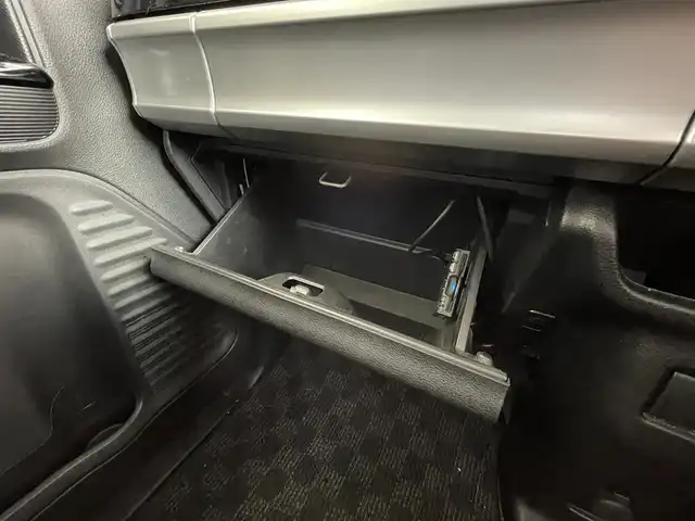 スズキ スペーシア カスタム HYBRID XS 千葉県 2018(平30)年 7.9万km ピュアホワイトP セーフティサポート/・デュアルセンサーブレーキサポート/・車線逸脱警報/・先行車発進お知らせ機能/・誤発進抑制機能/・後退時ブレーキサポート/・後方誤発進抑制機能/両側パワースライドドア/社外メモリナビ【CN-RE04WD】/・フルセグTV/BT/DVD/ラジオ/バックカメラ/シートヒーター/ドライブレコーダー【CA-DR02D】/ETC/取扱説明書/保証書/スペアキー