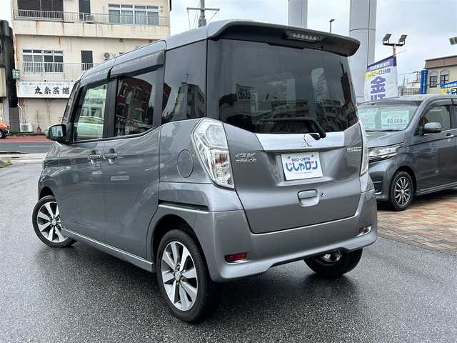 三菱 ｅＫスペース カスタムT e－アシスト 沖縄県 2016(平28)年 8万km チタニウムグレーメタリック (株)IDOMが運営する【じしゃロンOO店】の自社ローン専用車両になりますこちらは現金またはオートローンご利用時の価格です。自社ローンご希望の方は別途その旨お申付け下さい/・プッシュスタート/・ナビ　/・ＴＶ　/・Ｂｌｕｅｔｏｏｔｈ接続　　/・バックカメラ　/・ＥＴＣ　/・ドライブレコーダー　/・アイドリングストップ　/・横滑り防止装置　/・盗難防止装置　/・衝突被害軽減ブレーキ　/・純正フロアマット