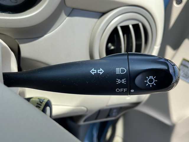 スズキ アルト F 新潟県 2010(平22)年 9.4万km エアブルーメタリック 純正オーディオ/（FM/AM）/冬タイヤ積載/取り扱い説明書/ABS/リモコンキー/シガーソケット/フロアマット/ドアバイザー/13インチAW