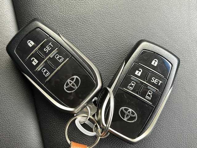 トヨタ グランエース G 宮城県 2023(令5)年 4.1万km ブラック 禁煙車/純正ナビ/・BT/USB/AM/FM/Miracast/フォグランプ/両側パワースライドドア/パワーシート/シートヒーター/レザーシート/スマートキー/アイドリングストップ/ABS/17インチ純正アルミホイール/フリップダウンモニター/全方位カメラ/トヨタセーフティセンス/デジタルインナーミラー/レーンキープアシスト/盗難防止装置/衝突被害軽減システム/オートマチックハイビーム