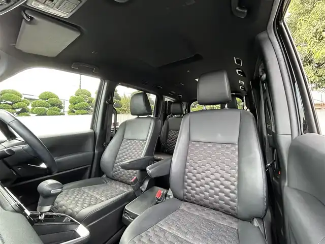 トヨタ ヴォクシー S－Z 東京都 2023(令5)年 3.8万km アティチュードブラックマイカ ワンオーナー/10.5型ディスプレイオーディオナビ+バックカメラ/DVD/フルセグTV/Bluetoothオーディオ/HDMI/USB/AppleCarPlay/AndroidAuto/Miracast/快適利便パッケージHigh/・ハンズフリーデュアルパワースライドドア/・パワーバックドア/・2列目シートヒーター&オットマン/・ステアリングヒーター/ナノイー/ビルトインETC2.0/前後ドライブレコーダー/純正17インチAW/LEDヘッドランプ/Toyota Safety Sense/スマートキー×2