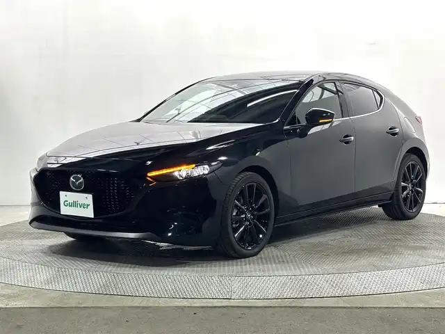 マツダ マツダ３ファストバック 15S ブラックトーンED 大阪府 2022(令4)年 0.5万km ジェットブラックマイカ 純正ナビ（フルセグ／ＤＶＤ再生／Ｂｌｕｅｔｏｏｔｈ）　Ｂカメラ　ＥＴＣ　衝突軽減　レーダーＣ　クリアランスソナー　ＢＳＭ　スマートキー　Ｐスタート　パドルシフト　アイドリングストップ　前後ドラレコ