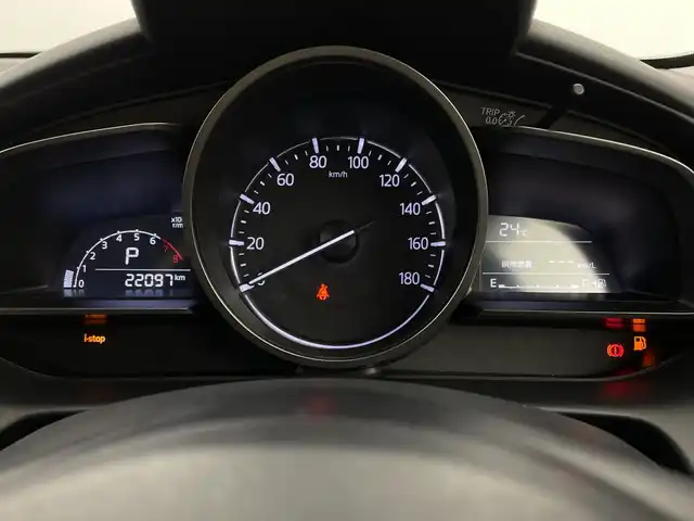 マツダ デミオ 13S 新潟県 2017(平29)年 2.2万km ソニックシルバーM スマートシティブレーキサポート/純正SDナビ/　CD/DVD/Bluetooth/フルセグTV/バックカメラ/LEDオートライト/シートヒーター/ブラインドスポットモニター/ステアリングリモコン/電格ミラー/ウィンカーミラー/アイドリングストップ/スマートキー/スペアキー/ビルトインETC
