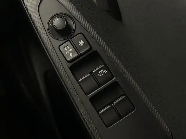 マツダ デミオ 13S 新潟県 2017(平29)年 2.2万km ソニックシルバーM スマートシティブレーキサポート/純正SDナビ/　CD/DVD/Bluetooth/フルセグTV/バックカメラ/LEDオートライト/シートヒーター/ブラインドスポットモニター/ステアリングリモコン/電格ミラー/ウィンカーミラー/アイドリングストップ/スマートキー/スペアキー/ビルトインETC