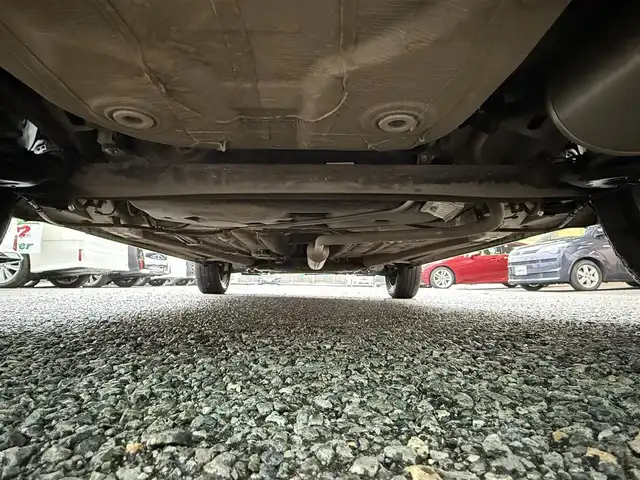 スズキ クロスビー HYBRID MZ 千葉県 2019(令1)年 3.9万km キャラバンアイボリーパールメタリック/ホワイト 2トーンルーフ 純正SDナビ（AM/FM/CD/DVD/Bluetooth)/フルセグTV/バックカメラ/全方位モニター/ETC/クルーズコントロール/パドルシフト/デュアルセンサーブレーキサポート/ESP/前席シートヒーター/後席テーブル/純正フロアマット/スタッドレスタイヤt付（175/65R15)/純正16インチアルミホイール/LEDヘッドライト/フォグランプ