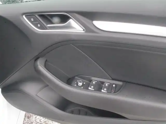 アウディ Ａ３ セダン 40TFSI クワトロ スポーツ 岩手県 2019(平31)年 4.5万km グレイシアホワイトメタリック Audiプレセンス/サイドアシスト/レーンアシスト/アダプティブクルーズ/純正ナビ/フルセグTV/バックカメラ/パーキングエイド/バーチャルコクピット/前後ドラレコ/DSRC/ハーフレザー/シートヒーター/パワーシート/LEDライト
