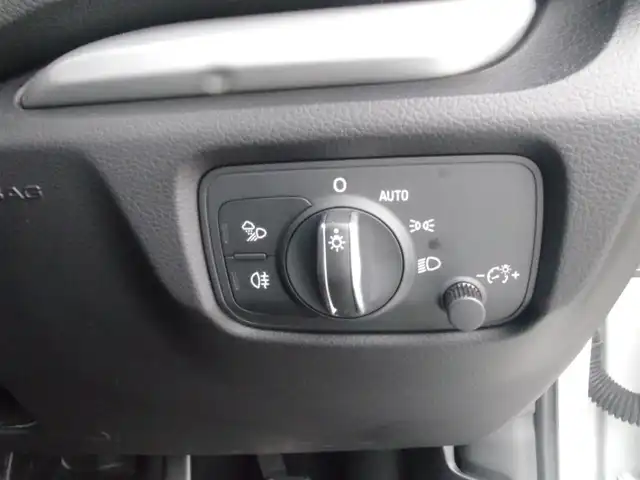 アウディ Ａ３ セダン 40TFSI クワトロ スポーツ 岩手県 2019(平31)年 4.5万km グレイシアホワイトメタリック Audiプレセンス/サイドアシスト/レーンアシスト/アダプティブクルーズ/純正ナビ/フルセグTV/バックカメラ/パーキングエイド/バーチャルコクピット/前後ドラレコ/DSRC/ハーフレザー/シートヒーター/パワーシート/LEDライト