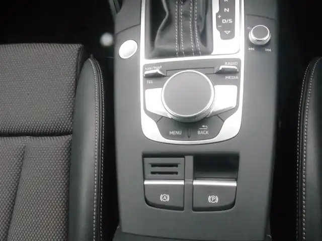 アウディ Ａ３ セダン 40TFSI クワトロ スポーツ 岩手県 2019(平31)年 4.5万km グレイシアホワイトメタリック Audiプレセンス/サイドアシスト/レーンアシスト/アダプティブクルーズ/純正ナビ/フルセグTV/バックカメラ/パーキングエイド/バーチャルコクピット/前後ドラレコ/DSRC/ハーフレザー/シートヒーター/パワーシート/LEDライト