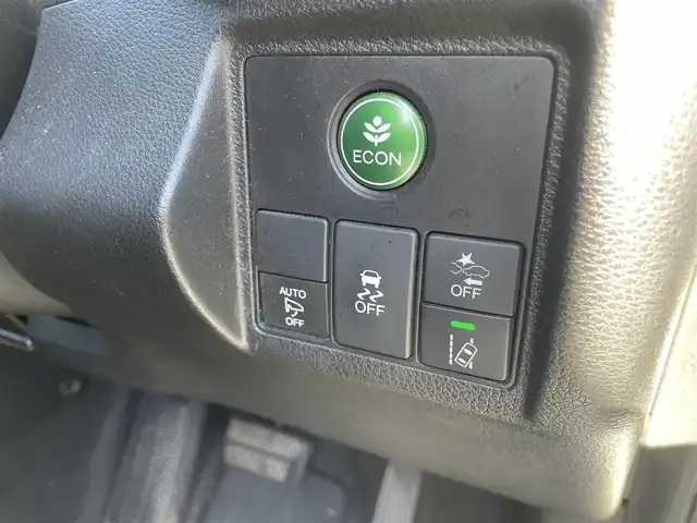 ホンダ ヴェゼル X ホンダセンシング 静岡県 2016(平28)年 14.5万km ホワイトオーキッドパール ワンオーナー/純正メモリナビ・フルセグTV/DVD/CD/USB/SD/Bluetooth/バックカメラ/HONDA SENSING/・アダプティブクルーズコントロール（ACC）/・衝突軽減ブレーキ（CMBS）/・車線維持支援システム（LKAS）/・誤発進抑制機能/・先行車発進お知らせ機能/・オートハイビーム/・標識認識機能/純正16インチアルミホイール/LEDヘッドライト/ビルトインETC/スマートキー/プッシュスタート/新車時保証書/取扱説明書