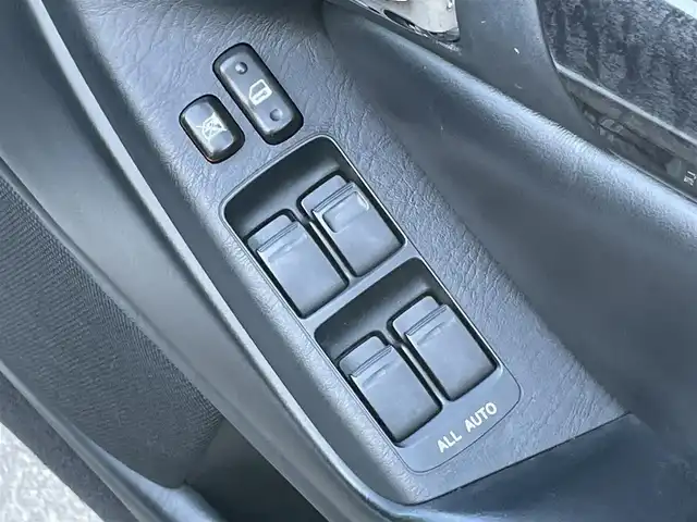 トヨタ アリスト V300 ベルテックエディション 群馬県 2005(平17)年 7.7万km ホワイトパールクリスタルシャイン 純正HDDナビ/JBLサウンド/サンルーフ/黒レザーシート/木目調内装/前席シートヒーター/前席パワーシート/本革ステアリング/純正17インチアルミホイール/クルーズコントロール/ETC/フォグランプ/パワーステアリング/純正フロアマット