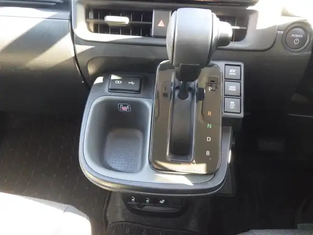 トヨタ シエンタ ハイブリッド G 千葉県 2024(令6)年 0.5万km グレイッシュブルー Toyota Safety Sense/・プリクラッシュセーフティ/・レーンディパーチャーアラート/・オートハイビーム/・レーダークルーズコントロール/・ブラインドスポットモニター/・RCTA（リヤクロストラフィックアラート）/両側パワースライドドア/純正コネクティッドナビ/地デジTV/【Bluetooth接続】/パノラミックビューモニター/前席シートヒーター/革巻きステアリング/ステアリングヒーター/ステアリングスイッチ/ETC（2.0）/LEDヘッドライト/ウインカーミラー/クリアランスソナー/サイド/カーテンエアバッグ/スマートキー