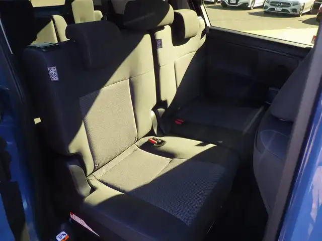 トヨタ シエンタ ハイブリッド G 千葉県 2024(令6)年 0.5万km グレイッシュブルー Toyota Safety Sense/・プリクラッシュセーフティ/・レーンディパーチャーアラート/・オートハイビーム/・レーダークルーズコントロール/・ブラインドスポットモニター/・RCTA（リヤクロストラフィックアラート）/両側パワースライドドア/純正コネクティッドナビ/地デジTV/【Bluetooth接続】/パノラミックビューモニター/前席シートヒーター/革巻きステアリング/ステアリングヒーター/ステアリングスイッチ/ETC（2.0）/LEDヘッドライト/ウインカーミラー/クリアランスソナー/サイド/カーテンエアバッグ/スマートキー