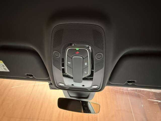 アウディ アウディ Ｑ８ 55TFSIクワトロ Sライン 千葉県 2020(令2)年 6.3万km デイトナグレーパールエフェクト コンフォートアシスタンスＰＫＧ　/純正ナビ　/３６０°カメラ　/ＡＣＣ　/ＢＳＭ　/ハーフレザーシート　/シートヒーター　/パワーシート　/マトリクスＬＥＤ　/ハイビームアシスト　/電動リアゲート　/純正２２インチＡＷ