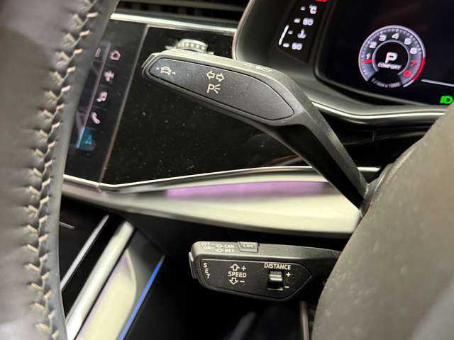 アウディ アウディ Ｑ８ 55TFSIクワトロ Sライン 千葉県 2020(令2)年 6.3万km デイトナグレーパールエフェクト コンフォートアシスタンスＰＫＧ　/純正ナビ　/３６０°カメラ　/ＡＣＣ　/ＢＳＭ　/ハーフレザーシート　/シートヒーター　/パワーシート　/マトリクスＬＥＤ　/ハイビームアシスト　/電動リアゲート　/純正２２インチＡＷ