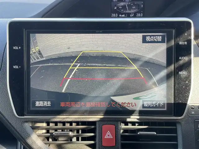 トヨタ ヴォクシー ハイブリッド ZS 静岡県 2017(平29)年 6.9万km ブラッキッシュアゲハガラスフレーク 純正ナビ　/・フルセグＴＶ　/・Ｂｌｕｅｔｏｏｔｈ接続　/・ＤＶＤ再生　/クルーズコントロール　/両側パワースライドドア　/トヨタセーフティーセンス　/プリクラッシュセーフティ　/プッシュスタート　/スマートキー　/スペアキー　/前席シートヒーター/LEDオートライト/ETC/ドラレコ/取扱説明書/保証書