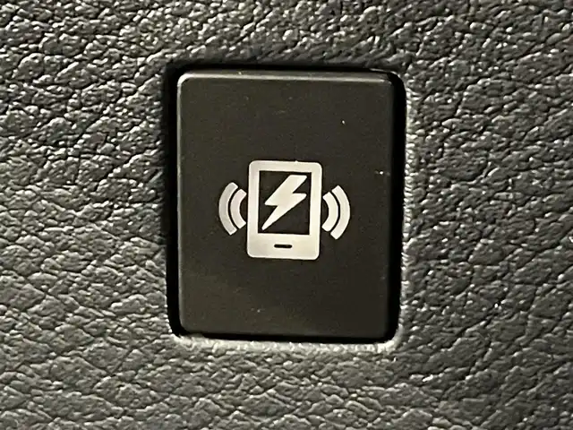 日産 セレナ e－パワー ハイウェイスター V 愛知県 2025(令7)年 0.1千km プリズムホワイト 登録済未使用車/プロパイロット/純正フリップダウンモニター/純正１２．３インチディスプレイ/両側パワースライドドア/ハンズフリーオートスライドドア/アラウンドビューモニター/電動パーキングブレーキ/ブレーキホールド/衝突軽減ブレーキ/ブラインドスポットモニター/車線逸脱警報/クリアランスソナー/先行車発進告知/ワイヤレス充電/デジタルインナーミラー/前後ドライブレコーダー/ビルトインＥＴＣ2.0/USB＆HDMI入力端子/LEDヘッドライト/オートハイビーム/ISOFIX/純正16インチアルミホイール