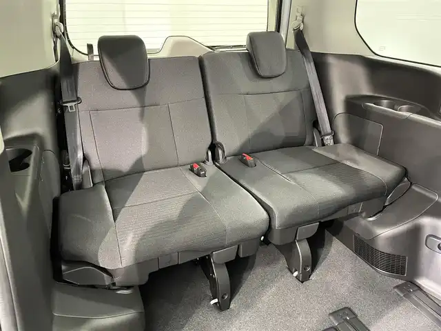 日産 セレナ e－パワー ハイウェイスター V 愛知県 2025(令7)年 0.1千km プリズムホワイト 登録済未使用車/プロパイロット/純正フリップダウンモニター/純正１２．３インチディスプレイ/両側パワースライドドア/ハンズフリーオートスライドドア/アラウンドビューモニター/電動パーキングブレーキ/ブレーキホールド/衝突軽減ブレーキ/ブラインドスポットモニター/車線逸脱警報/クリアランスソナー/先行車発進告知/ワイヤレス充電/デジタルインナーミラー/前後ドライブレコーダー/ビルトインＥＴＣ2.0/USB＆HDMI入力端子/LEDヘッドライト/オートハイビーム/ISOFIX/純正16インチアルミホイール