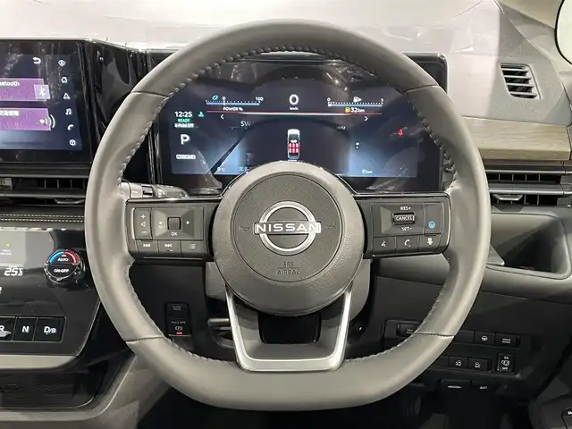 日産 セレナ e－パワー ハイウェイスター V 愛知県 2025(令7)年 0.1千km プリズムホワイト 登録済未使用車/プロパイロット/純正フリップダウンモニター/純正１２．３インチディスプレイ/両側パワースライドドア/ハンズフリーオートスライドドア/アラウンドビューモニター/電動パーキングブレーキ/ブレーキホールド/衝突軽減ブレーキ/ブラインドスポットモニター/車線逸脱警報/クリアランスソナー/先行車発進告知/ワイヤレス充電/デジタルインナーミラー/前後ドライブレコーダー/ビルトインＥＴＣ2.0/USB＆HDMI入力端子/LEDヘッドライト/オートハイビーム/ISOFIX/純正16インチアルミホイール