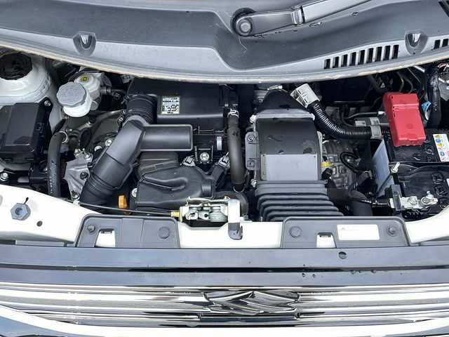 スズキ スペーシア カスタム HYBRID XS ターボ 山口県 2024(令6)年 3.2万km ピュアホワイトP メーカーオプションナビ/　・9インチモニター/　・AM/FMラジオ/　・フルセグTV/　・Bluetoothオーディオ/　・ハンズフリー通話/　・USBデータ通信/　・iPod接続/　・HDMI映像入力/　・SmartphoneLink/スズキセーフティサポート/　・衝突軽減ブレーキ/　・前後コーナーセンサー/　・先行車発進通知/　・標識認識/　・リアトラフィックアラート/　・誤発進抑制機能/　・車線維持逸脱通知/　・車線維持操舵支援/　・アダプティブクルーズコントロール/　・トラクションコントロール/LEDオートライト/LEDフォグランプ/LEDミラーウィンカー/フルオートAC/ルーフサーキュレーター/ヘッドアップディスプレイ/両側電動スライドドア/ステアリングヒーター/D席/N席シートヒーター/両席シートバックテーブル/パドルシフト/本革巻チルトステアリング/ステアリングリモコン/電子パーキングブレーキ/ALPINEミラー一体型ドライブレコーダー(前後録画)/後席ロールサンシェード/後席オットマン/後席ISOFIXシート/スマートキー/イモビライザー/プッシュスタート/USBソケット/メンテナンスノート