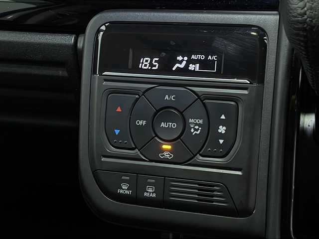 スズキ スペーシア カスタム HYBRID XS ターボ 山口県 2024(令6)年 3.2万km ピュアホワイトP メーカーオプションナビ/　・9インチモニター/　・AM/FMラジオ/　・フルセグTV/　・Bluetoothオーディオ/　・ハンズフリー通話/　・USBデータ通信/　・iPod接続/　・HDMI映像入力/　・SmartphoneLink/スズキセーフティサポート/　・衝突軽減ブレーキ/　・前後コーナーセンサー/　・先行車発進通知/　・標識認識/　・リアトラフィックアラート/　・誤発進抑制機能/　・車線維持逸脱通知/　・車線維持操舵支援/　・アダプティブクルーズコントロール/　・トラクションコントロール/LEDオートライト/LEDフォグランプ/LEDミラーウィンカー/フルオートAC/ルーフサーキュレーター/ヘッドアップディスプレイ/両側電動スライドドア/ステアリングヒーター/D席/N席シートヒーター/両席シートバックテーブル/パドルシフト/本革巻チルトステアリング/ステアリングリモコン/電子パーキングブレーキ/ALPINEミラー一体型ドライブレコーダー(前後録画)/後席ロールサンシェード/後席オットマン/後席ISOFIXシート/スマートキー/イモビライザー/プッシュスタート/USBソケット/メンテナンスノート