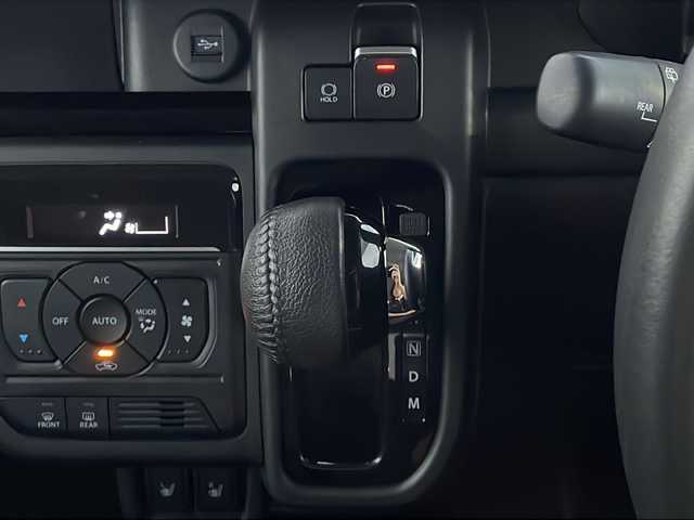 スズキ スペーシア カスタム HYBRID XS ターボ 山口県 2024(令6)年 3.2万km ピュアホワイトP メーカーオプションナビ/　・9インチモニター/　・AM/FMラジオ/　・フルセグTV/　・Bluetoothオーディオ/　・ハンズフリー通話/　・USBデータ通信/　・iPod接続/　・HDMI映像入力/　・SmartphoneLink/スズキセーフティサポート/　・衝突軽減ブレーキ/　・前後コーナーセンサー/　・先行車発進通知/　・標識認識/　・リアトラフィックアラート/　・誤発進抑制機能/　・車線維持逸脱通知/　・車線維持操舵支援/　・アダプティブクルーズコントロール/　・トラクションコントロール/LEDオートライト/LEDフォグランプ/LEDミラーウィンカー/フルオートAC/ルーフサーキュレーター/ヘッドアップディスプレイ/両側電動スライドドア/ステアリングヒーター/D席/N席シートヒーター/両席シートバックテーブル/パドルシフト/本革巻チルトステアリング/ステアリングリモコン/電子パーキングブレーキ/ALPINEミラー一体型ドライブレコーダー(前後録画)/後席ロールサンシェード/後席オットマン/後席ISOFIXシート/スマートキー/イモビライザー/プッシュスタート/USBソケット/メンテナンスノート