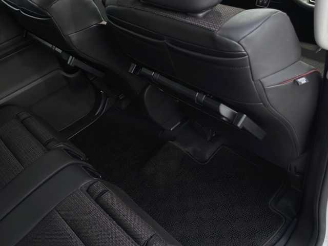 スズキ スペーシア カスタム HYBRID XS ターボ 山口県 2024(令6)年 3.2万km ピュアホワイトP メーカーオプションナビ/　・9インチモニター/　・AM/FMラジオ/　・フルセグTV/　・Bluetoothオーディオ/　・ハンズフリー通話/　・USBデータ通信/　・iPod接続/　・HDMI映像入力/　・SmartphoneLink/スズキセーフティサポート/　・衝突軽減ブレーキ/　・前後コーナーセンサー/　・先行車発進通知/　・標識認識/　・リアトラフィックアラート/　・誤発進抑制機能/　・車線維持逸脱通知/　・車線維持操舵支援/　・アダプティブクルーズコントロール/　・トラクションコントロール/LEDオートライト/LEDフォグランプ/LEDミラーウィンカー/フルオートAC/ルーフサーキュレーター/ヘッドアップディスプレイ/両側電動スライドドア/ステアリングヒーター/D席/N席シートヒーター/両席シートバックテーブル/パドルシフト/本革巻チルトステアリング/ステアリングリモコン/電子パーキングブレーキ/ALPINEミラー一体型ドライブレコーダー(前後録画)/後席ロールサンシェード/後席オットマン/後席ISOFIXシート/スマートキー/イモビライザー/プッシュスタート/USBソケット/メンテナンスノート