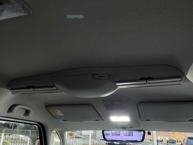 スズキ スペーシア カスタム HYBRID XS ターボ 山口県 2024(令6)年 3.2万km ピュアホワイトP メーカーオプションナビ/　・9インチモニター/　・AM/FMラジオ/　・フルセグTV/　・Bluetoothオーディオ/　・ハンズフリー通話/　・USBデータ通信/　・iPod接続/　・HDMI映像入力/　・SmartphoneLink/スズキセーフティサポート/　・衝突軽減ブレーキ/　・前後コーナーセンサー/　・先行車発進通知/　・標識認識/　・リアトラフィックアラート/　・誤発進抑制機能/　・車線維持逸脱通知/　・車線維持操舵支援/　・アダプティブクルーズコントロール/　・トラクションコントロール/LEDオートライト/LEDフォグランプ/LEDミラーウィンカー/フルオートAC/ルーフサーキュレーター/ヘッドアップディスプレイ/両側電動スライドドア/ステアリングヒーター/D席/N席シートヒーター/両席シートバックテーブル/パドルシフト/本革巻チルトステアリング/ステアリングリモコン/電子パーキングブレーキ/ALPINEミラー一体型ドライブレコーダー(前後録画)/後席ロールサンシェード/後席オットマン/後席ISOFIXシート/スマートキー/イモビライザー/プッシュスタート/USBソケット/メンテナンスノート