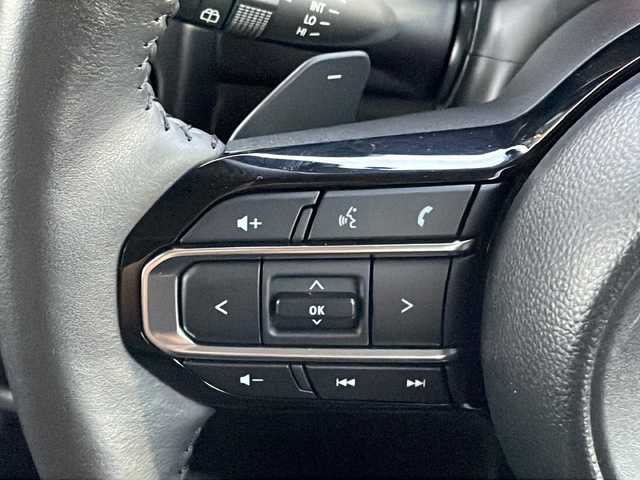 スズキ スペーシア カスタム HYBRID XS ターボ 山口県 2024(令6)年 3.2万km ピュアホワイトP メーカーオプションナビ/　・9インチモニター/　・AM/FMラジオ/　・フルセグTV/　・Bluetoothオーディオ/　・ハンズフリー通話/　・USBデータ通信/　・iPod接続/　・HDMI映像入力/　・SmartphoneLink/スズキセーフティサポート/　・衝突軽減ブレーキ/　・前後コーナーセンサー/　・先行車発進通知/　・標識認識/　・リアトラフィックアラート/　・誤発進抑制機能/　・車線維持逸脱通知/　・車線維持操舵支援/　・アダプティブクルーズコントロール/　・トラクションコントロール/LEDオートライト/LEDフォグランプ/LEDミラーウィンカー/フルオートAC/ルーフサーキュレーター/ヘッドアップディスプレイ/両側電動スライドドア/ステアリングヒーター/D席/N席シートヒーター/両席シートバックテーブル/パドルシフト/本革巻チルトステアリング/ステアリングリモコン/電子パーキングブレーキ/ALPINEミラー一体型ドライブレコーダー(前後録画)/後席ロールサンシェード/後席オットマン/後席ISOFIXシート/スマートキー/イモビライザー/プッシュスタート/USBソケット/メンテナンスノート