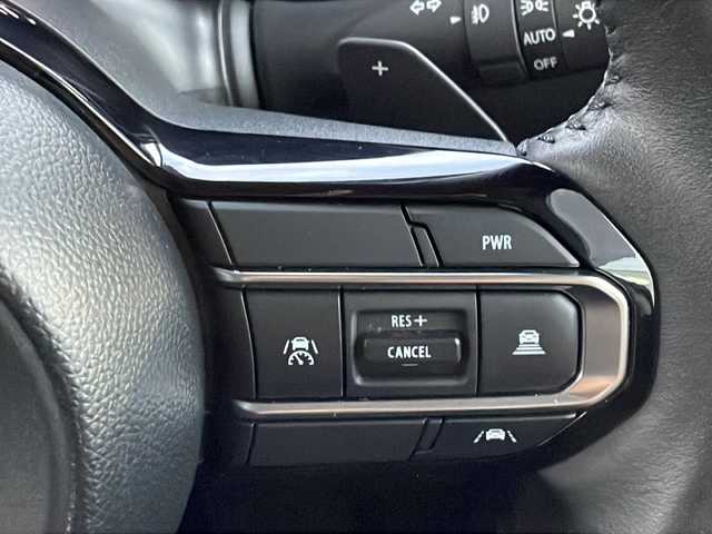 スズキ スペーシア カスタム HYBRID XS ターボ 山口県 2024(令6)年 3.2万km ピュアホワイトP メーカーオプションナビ/　・9インチモニター/　・AM/FMラジオ/　・フルセグTV/　・Bluetoothオーディオ/　・ハンズフリー通話/　・USBデータ通信/　・iPod接続/　・HDMI映像入力/　・SmartphoneLink/スズキセーフティサポート/　・衝突軽減ブレーキ/　・前後コーナーセンサー/　・先行車発進通知/　・標識認識/　・リアトラフィックアラート/　・誤発進抑制機能/　・車線維持逸脱通知/　・車線維持操舵支援/　・アダプティブクルーズコントロール/　・トラクションコントロール/LEDオートライト/LEDフォグランプ/LEDミラーウィンカー/フルオートAC/ルーフサーキュレーター/ヘッドアップディスプレイ/両側電動スライドドア/ステアリングヒーター/D席/N席シートヒーター/両席シートバックテーブル/パドルシフト/本革巻チルトステアリング/ステアリングリモコン/電子パーキングブレーキ/ALPINEミラー一体型ドライブレコーダー(前後録画)/後席ロールサンシェード/後席オットマン/後席ISOFIXシート/スマートキー/イモビライザー/プッシュスタート/USBソケット/メンテナンスノート