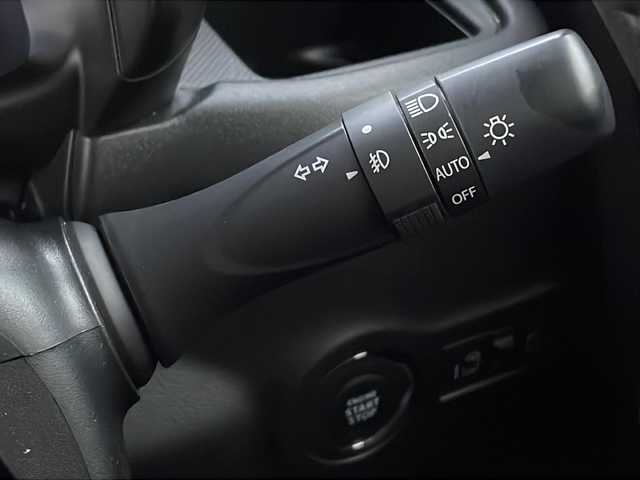 スズキ スペーシア カスタム HYBRID XS ターボ 山口県 2024(令6)年 3.2万km ピュアホワイトP メーカーオプションナビ/　・9インチモニター/　・AM/FMラジオ/　・フルセグTV/　・Bluetoothオーディオ/　・ハンズフリー通話/　・USBデータ通信/　・iPod接続/　・HDMI映像入力/　・SmartphoneLink/スズキセーフティサポート/　・衝突軽減ブレーキ/　・前後コーナーセンサー/　・先行車発進通知/　・標識認識/　・リアトラフィックアラート/　・誤発進抑制機能/　・車線維持逸脱通知/　・車線維持操舵支援/　・アダプティブクルーズコントロール/　・トラクションコントロール/LEDオートライト/LEDフォグランプ/LEDミラーウィンカー/フルオートAC/ルーフサーキュレーター/ヘッドアップディスプレイ/両側電動スライドドア/ステアリングヒーター/D席/N席シートヒーター/両席シートバックテーブル/パドルシフト/本革巻チルトステアリング/ステアリングリモコン/電子パーキングブレーキ/ALPINEミラー一体型ドライブレコーダー(前後録画)/後席ロールサンシェード/後席オットマン/後席ISOFIXシート/スマートキー/イモビライザー/プッシュスタート/USBソケット/メンテナンスノート