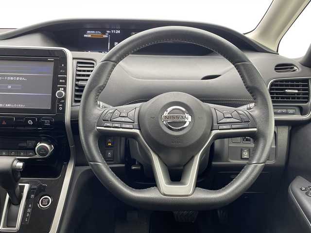 日産 セレナ ハイウェイスター 千葉県 2017(平29)年 7.8万km ダイヤモンドブラック 純正9インチSDナビ（MM516D-L）/フルセグTV/Bluetooth/CD/DVD/バックカメラ/全方位カメラ/ビルトインETC/両側パワースライドドア/クルーズコントロール/ステアリングリモコン/衝突被害軽減システム/ハロゲンヘッドライト