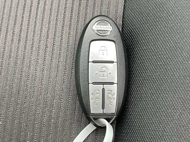 日産 セレナ ハイウェイスター 千葉県 2017(平29)年 7.8万km ダイヤモンドブラック 純正9インチSDナビ（MM516D-L）/フルセグTV/Bluetooth/CD/DVD/バックカメラ/全方位カメラ/ビルトインETC/両側パワースライドドア/クルーズコントロール/ステアリングリモコン/衝突被害軽減システム/ハロゲンヘッドライト