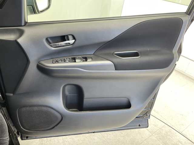 日産 セレナ ハイウェイスター 千葉県 2017(平29)年 7.8万km ダイヤモンドブラック 純正9インチSDナビ（MM516D-L）/フルセグTV/Bluetooth/CD/DVD/バックカメラ/全方位カメラ/ビルトインETC/両側パワースライドドア/クルーズコントロール/ステアリングリモコン/衝突被害軽減システム/ハロゲンヘッドライト