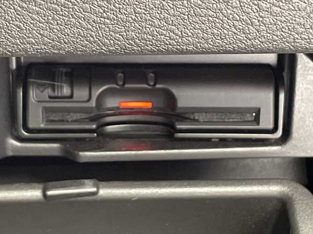 日産 セレナ ハイウェイスター 千葉県 2017(平29)年 7.8万km ダイヤモンドブラック 純正9インチSDナビ（MM516D-L）/フルセグTV/Bluetooth/CD/DVD/バックカメラ/全方位カメラ/ビルトインETC/両側パワースライドドア/クルーズコントロール/ステアリングリモコン/衝突被害軽減システム/ハロゲンヘッドライト