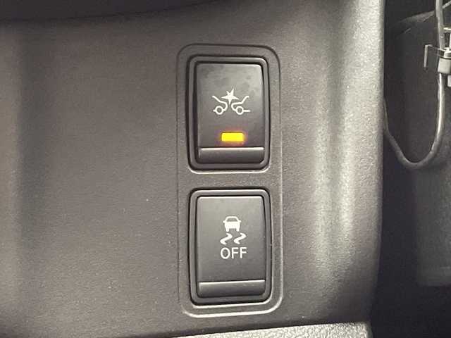 日産 セレナ ハイウェイスター 千葉県 2017(平29)年 7.8万km ダイヤモンドブラック 純正9インチSDナビ（MM516D-L）/フルセグTV/Bluetooth/CD/DVD/バックカメラ/全方位カメラ/ビルトインETC/両側パワースライドドア/クルーズコントロール/ステアリングリモコン/衝突被害軽減システム/ハロゲンヘッドライト