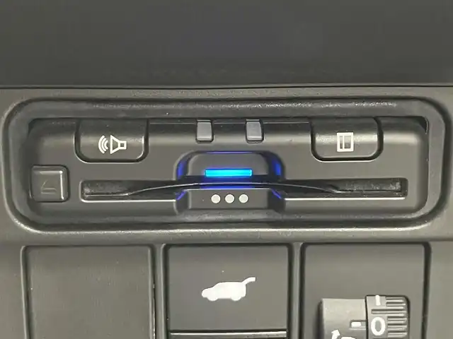 ホンダ ＺＲ－Ｖ X 滋賀県 2023(令5)年 4万km クリスタルブラックパール 純正11.4インチナビ/Bluetooth/DVD/USB/AppleCarPlay/AndoroidAuto/フルセグ/バックカメラ/ドラレコ（前）/ダウンヒルアシスト/レーンキープ/衝突軽減/電動パーキングブレーキ/パワーバックドア/BSM/ビルトインETC/プッシュスタート/スマートキー/純正18インチAW