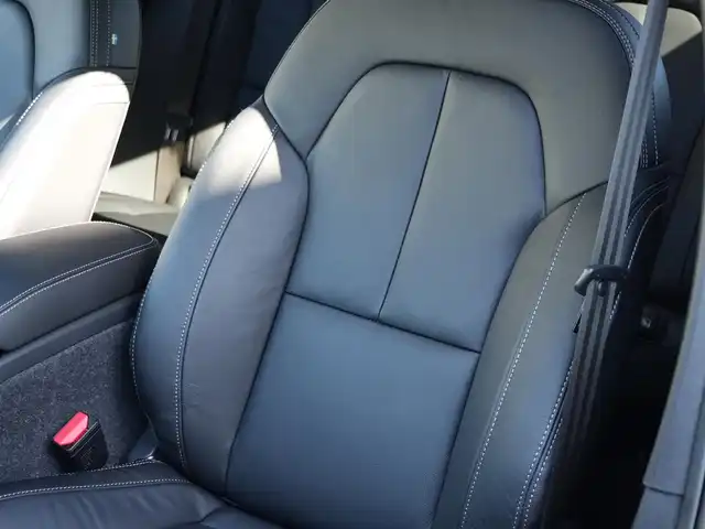 ボルボ ボルボ ＸＣ４０ アルティメット B4 AWD 静岡県 2022(令4)年 0.8万km ベージュ インテリセーフティ/衝突軽減ブレーキACC/レーンアシストブラインドスポットモニター/純正GoogleナビBluetoothCarplay対応/全方位カメラ/ブラックレザーシートシートヒーター/ステアリングヒーター/パワーテールゲート/クリスタルシフトノブ/harman/kardonサラウンド/LEDヘッドライト/DSRCETC/前後ドライブレコーダー