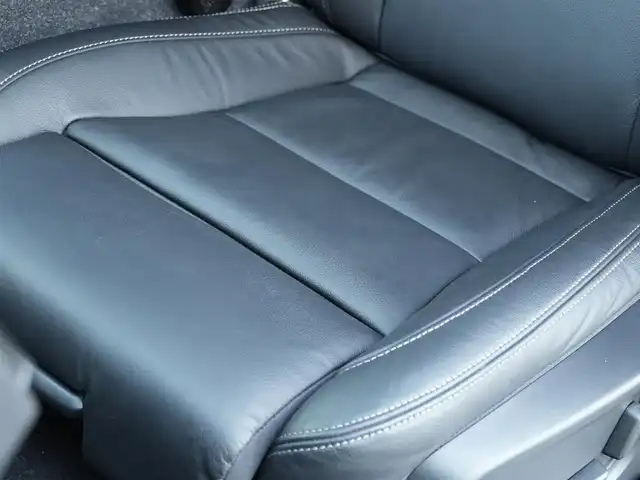 ボルボ ボルボ ＸＣ４０ アルティメット B4 AWD 静岡県 2022(令4)年 0.8万km ベージュ インテリセーフティ/衝突軽減ブレーキACC/レーンアシストブラインドスポットモニター/純正GoogleナビBluetoothCarplay対応/全方位カメラ/ブラックレザーシートシートヒーター/ステアリングヒーター/パワーテールゲート/クリスタルシフトノブ/harman/kardonサラウンド/LEDヘッドライト/DSRCETC/前後ドライブレコーダー