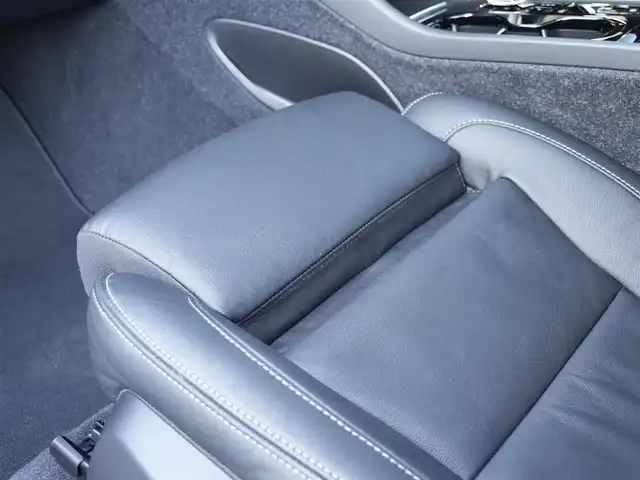 ボルボ ボルボ ＸＣ４０ アルティメット B4 AWD 静岡県 2022(令4)年 0.8万km ベージュ インテリセーフティ/衝突軽減ブレーキACC/レーンアシストブラインドスポットモニター/純正GoogleナビBluetoothCarplay対応/全方位カメラ/ブラックレザーシートシートヒーター/ステアリングヒーター/パワーテールゲート/クリスタルシフトノブ/harman/kardonサラウンド/LEDヘッドライト/DSRCETC/前後ドライブレコーダー