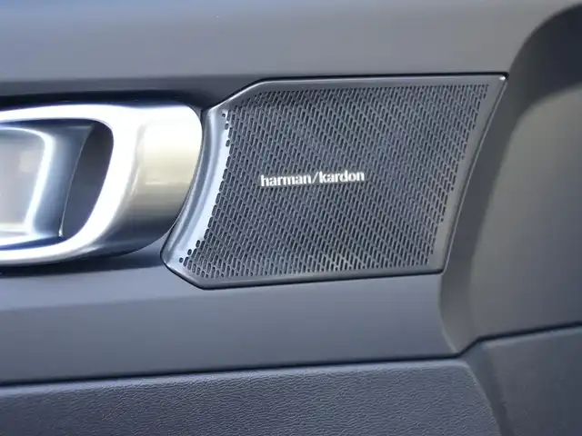 ボルボ ボルボ ＸＣ４０ アルティメット B4 AWD 静岡県 2022(令4)年 0.8万km ベージュ インテリセーフティ/衝突軽減ブレーキACC/レーンアシストブラインドスポットモニター/純正GoogleナビBluetoothCarplay対応/全方位カメラ/ブラックレザーシートシートヒーター/ステアリングヒーター/パワーテールゲート/クリスタルシフトノブ/harman/kardonサラウンド/LEDヘッドライト/DSRCETC/前後ドライブレコーダー