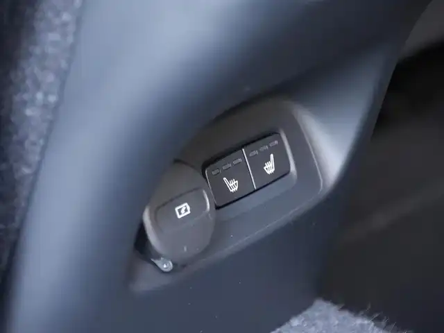 ボルボ ボルボ ＸＣ４０ アルティメット B4 AWD 静岡県 2022(令4)年 0.8万km ベージュ インテリセーフティ/衝突軽減ブレーキACC/レーンアシストブラインドスポットモニター/純正GoogleナビBluetoothCarplay対応/全方位カメラ/ブラックレザーシートシートヒーター/ステアリングヒーター/パワーテールゲート/クリスタルシフトノブ/harman/kardonサラウンド/LEDヘッドライト/DSRCETC/前後ドライブレコーダー