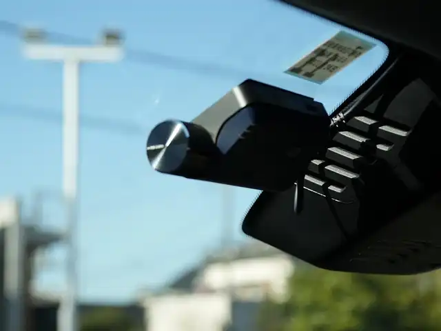 ボルボ ボルボ ＸＣ４０ アルティメット B4 AWD 静岡県 2022(令4)年 0.8万km ベージュ インテリセーフティ/衝突軽減ブレーキACC/レーンアシストブラインドスポットモニター/純正GoogleナビBluetoothCarplay対応/全方位カメラ/ブラックレザーシートシートヒーター/ステアリングヒーター/パワーテールゲート/クリスタルシフトノブ/harman/kardonサラウンド/LEDヘッドライト/DSRCETC/前後ドライブレコーダー