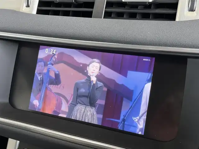 ランドローバー レンジローバーイヴォーク SEプラス 山形県 2019(平31)年 1.3万km 黒 純正ナビ/・CD/DVD/フルセグTV/360°カメラ/・Bluetooth/USB/AppleCarPlay/アダプティブクルーズコントロール/パーキングアシスト(駐車支援システム)/パーキングセンサー/レーンキープアシスト/衝突回避システム/HIDライト/オートライト/メリディアンサウンド/純正18インチAW/ホワイト/グレーコンビレザーシート/・シートヒーターD/N席/・パワーシートD/N席/衝突軽減ブレーキ