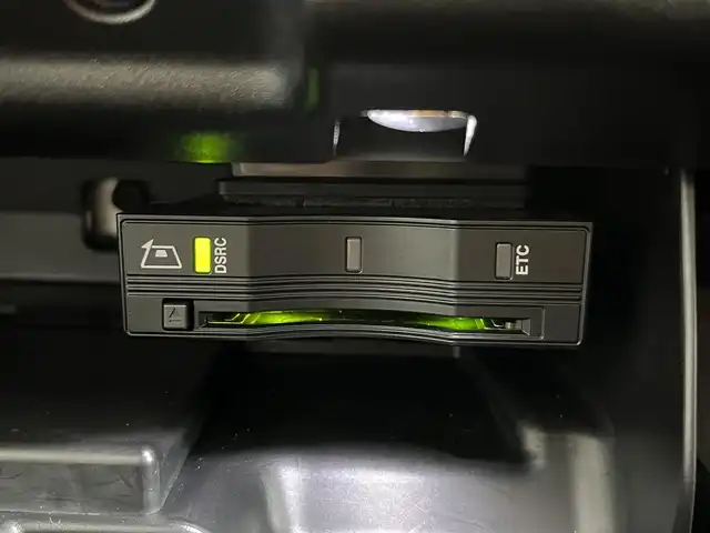 ランドローバー レンジローバーイヴォーク SEプラス 山形県 2019(平31)年 1.3万km 黒 純正ナビ/・CD/DVD/フルセグTV/360°カメラ/・Bluetooth/USB/AppleCarPlay/アダプティブクルーズコントロール/パーキングアシスト(駐車支援システム)/パーキングセンサー/レーンキープアシスト/衝突回避システム/HIDライト/オートライト/メリディアンサウンド/純正18インチAW/ホワイト/グレーコンビレザーシート/・シートヒーターD/N席/・パワーシートD/N席/衝突軽減ブレーキ