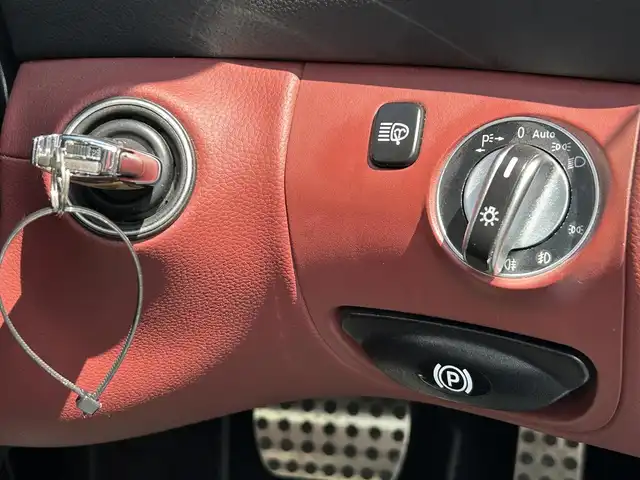 メルセデス・ベンツ ＳＬ３５０ 岩手県 2007(平19)年 5万km イリジウムシルバー ・社外ナビ/・型番AVZC-2N0007/・フルセグ/・AM/FM/AUX/CD/DVD/Bluetooth/・バックカメラ/・電動オープン/・レザーシート/・スマートキー/・ABS/・オートライト/・MTモード付AT/・パドルシフト/・クルーズコントロール/・革巻きステアリング/・パワーシート（D＋N）/・シートヒーター（D＋N）/・シートメモリ（D＋N）/・ETC/・コーナーセンサー/・純正フロアマット/・保証書/・取扱説明書