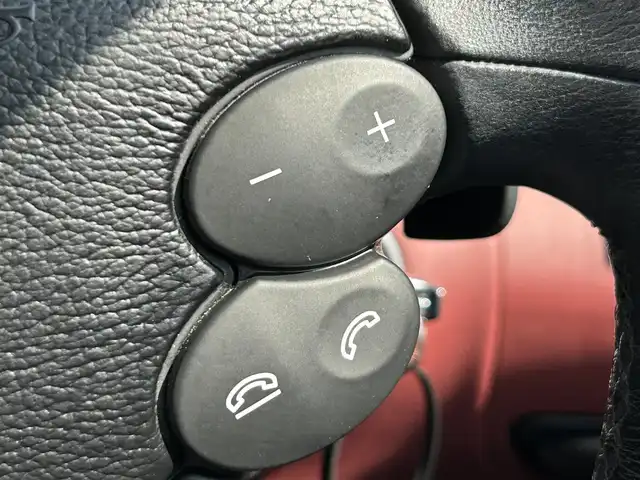メルセデス・ベンツ ＳＬ３５０ 岩手県 2007(平19)年 5万km イリジウムシルバー ・社外ナビ/・型番AVZC-2N0007/・フルセグ/・AM/FM/AUX/CD/DVD/Bluetooth/・バックカメラ/・電動オープン/・レザーシート/・スマートキー/・ABS/・オートライト/・MTモード付AT/・パドルシフト/・クルーズコントロール/・革巻きステアリング/・パワーシート（D＋N）/・シートヒーター（D＋N）/・シートメモリ（D＋N）/・ETC/・コーナーセンサー/・純正フロアマット/・保証書/・取扱説明書